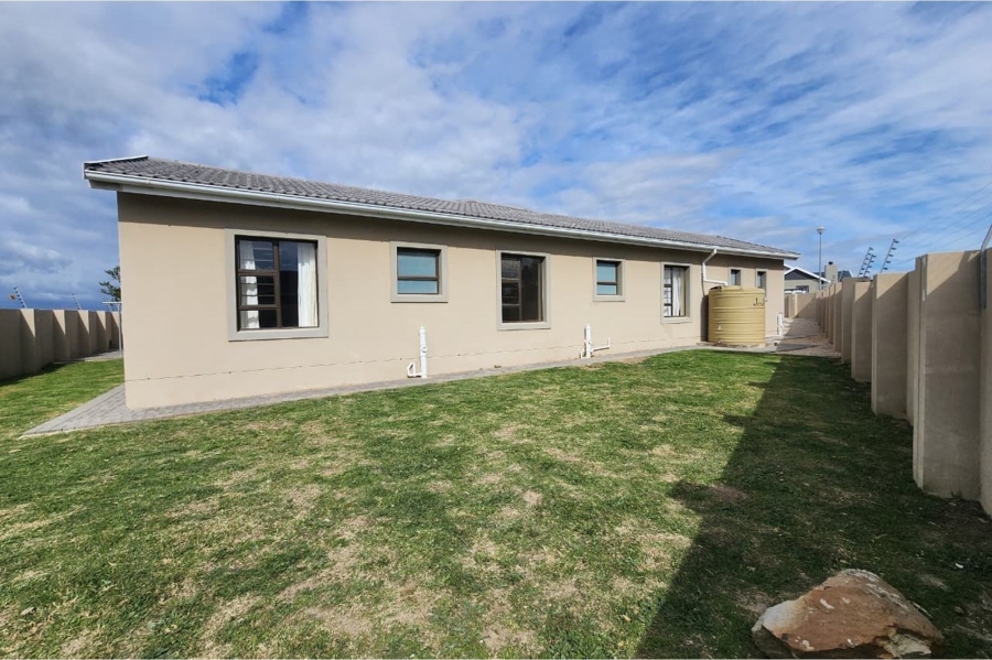 To Let 4 Bedroom Property for Rent in Fountains Estate Eastern Cape